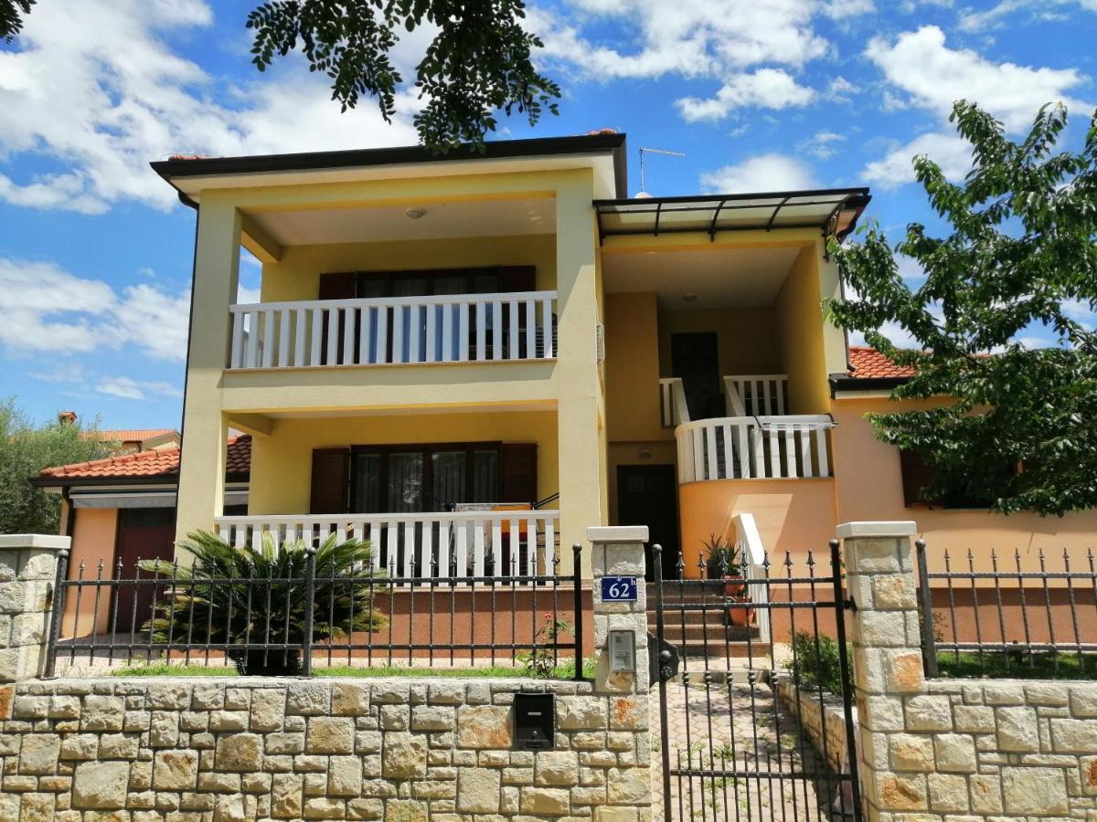 App Fratrici Apartamento Umago Exterior foto